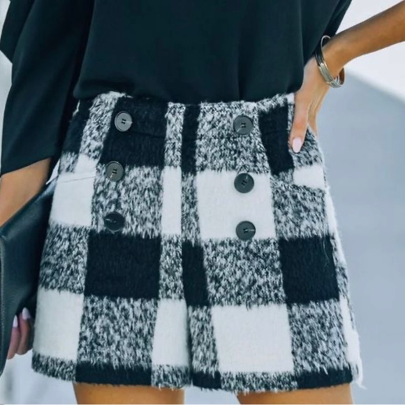 NWT Mustard Seed Flavia high rise pocketed plaid fuzzy shorts - Picture 1 of 3